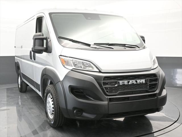 2025 RAM ProMaster 2500 Cargo Van Tradesman Low Roof 136 WB w/Pass Seat