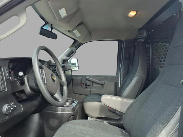 2022 Chevrolet Express Cargo Van RWD 2500 Regular Wheelbase WT