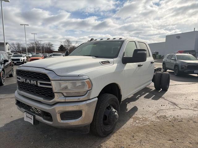 2024 RAM Ram 3500 Chassis Cab RAM 3500 TRADESMAN CREW CAB CHASSIS 4X4 60 CA 2024 RAM Ram 3500 Chassis Cab RAM 3500 TRADESMAN CREW CAB CHASSIS 4X4 60 CA