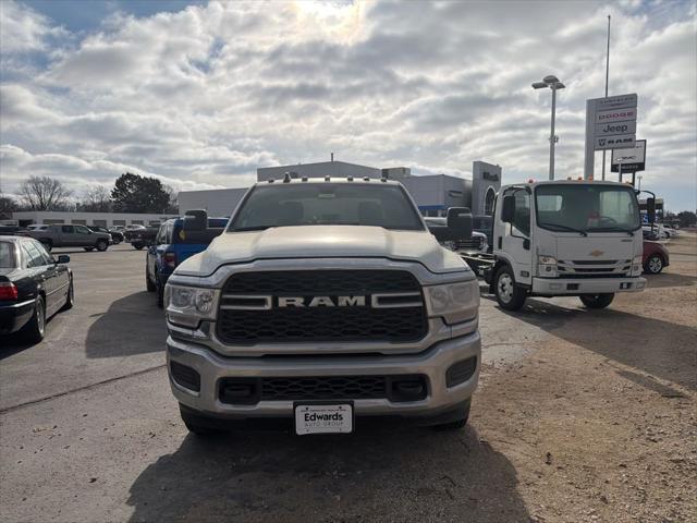 2024 RAM Ram 3500 Chassis Cab RAM 3500 TRADESMAN CREW CAB CHASSIS 4X4 60 CA 2024 RAM Ram 3500 Chassis Cab RAM 3500 TRADESMAN CREW CAB CHASSIS 4X4 60 CA