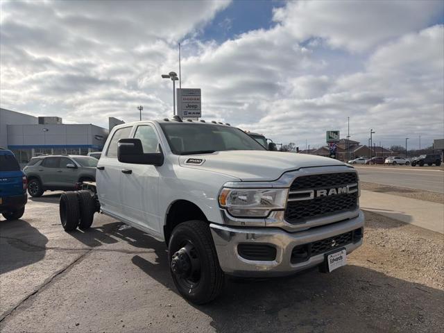 2024 RAM Ram 3500 Chassis Cab RAM 3500 TRADESMAN CREW CAB CHASSIS 4X4 60 CA 2024 RAM Ram 3500 Chassis Cab RAM 3500 TRADESMAN CREW CAB CHASSIS 4X4 60 CA