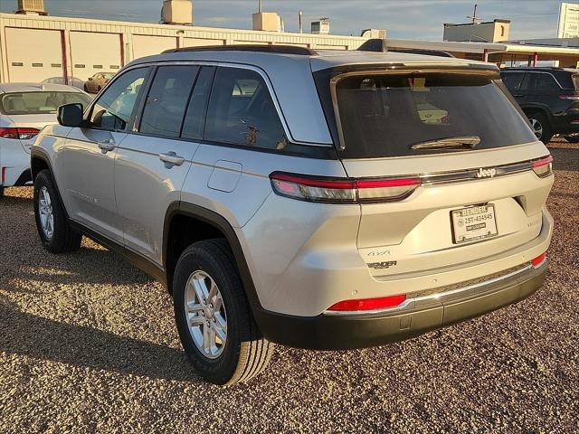 2025 Jeep Grand Cherokee Laredo 4x4