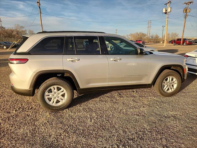 2025 Jeep Grand Cherokee Laredo 4x4