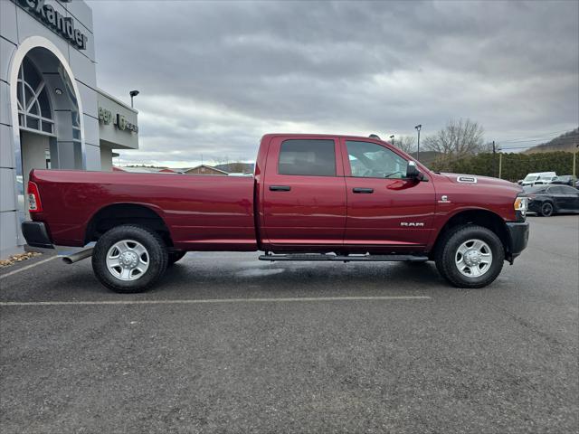 2022 RAM 3500 Tradesman Crew Cab 4x4 8 Box