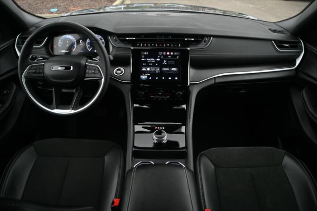 2025 Jeep Grand Cherokee L Altitude X 4x2