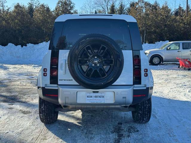2025 Land Rover Defender 110 P300