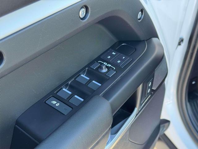 2025 Land Rover Defender 110 P300