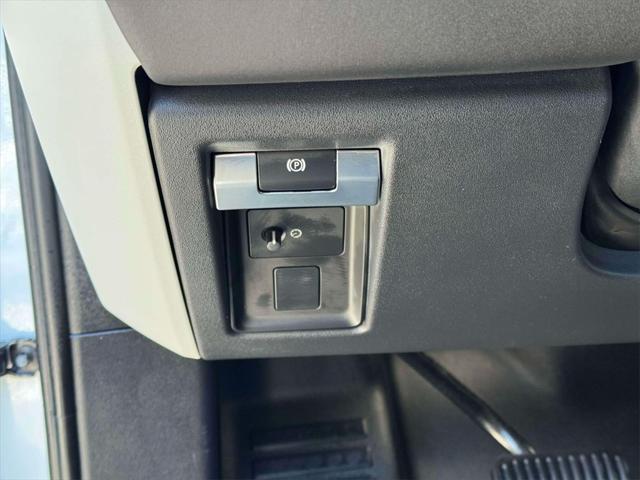 2025 Land Rover Defender 110 P300
