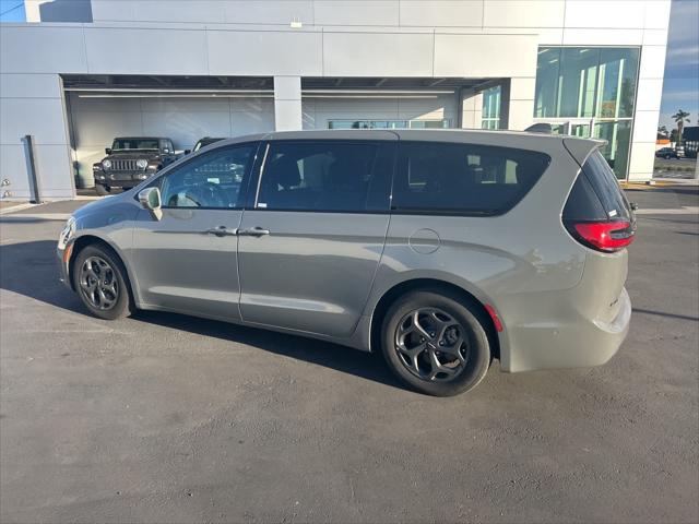 2022 Chrysler Pacifica Hybrid Limited
