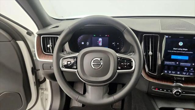 2023 Volvo XC60 B5 Plus Dark Theme