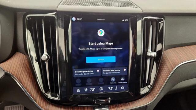 2023 Volvo XC60 B5 Plus Dark Theme