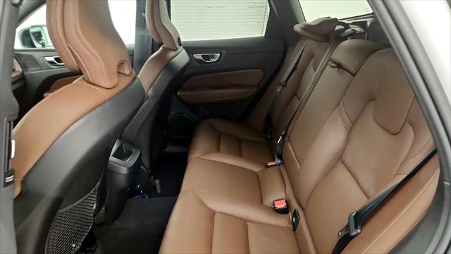 2023 Volvo XC60 B5 Plus Dark Theme