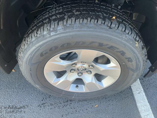 2025 Ram 1500 Big Horn Crew Cab 4x4 5'7" Box