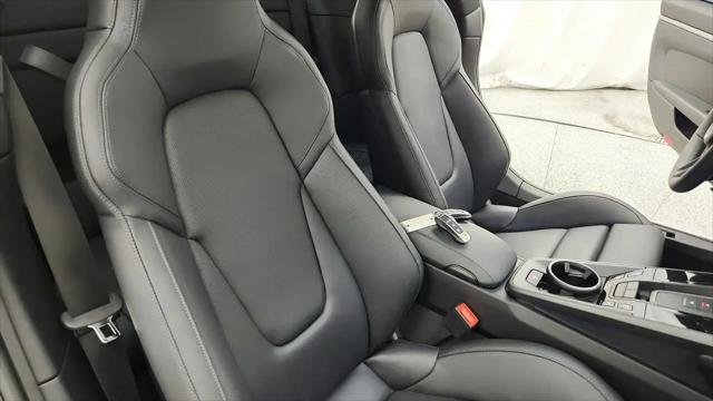 2025 Porsche 911 Carrera