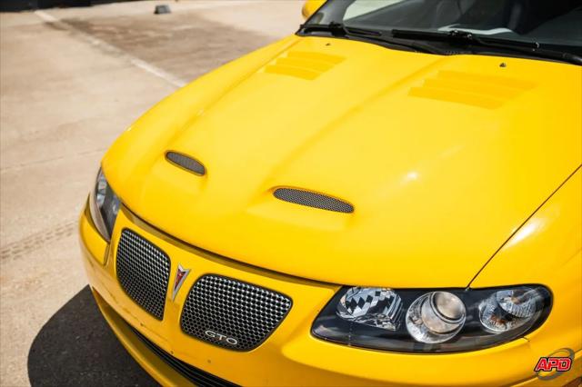 2004 Pontiac GTO Base