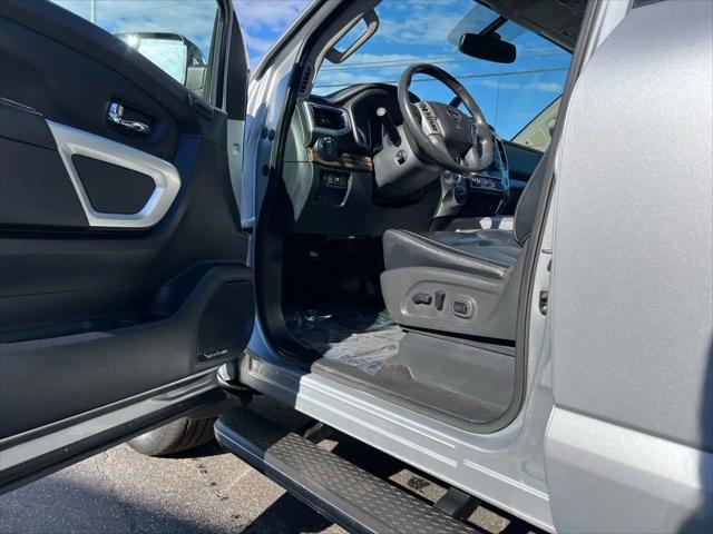 2017 Nissan Titan SL