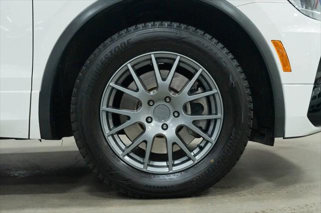 2020 Volkswagen Tiguan 2.0T SE R-Line Black