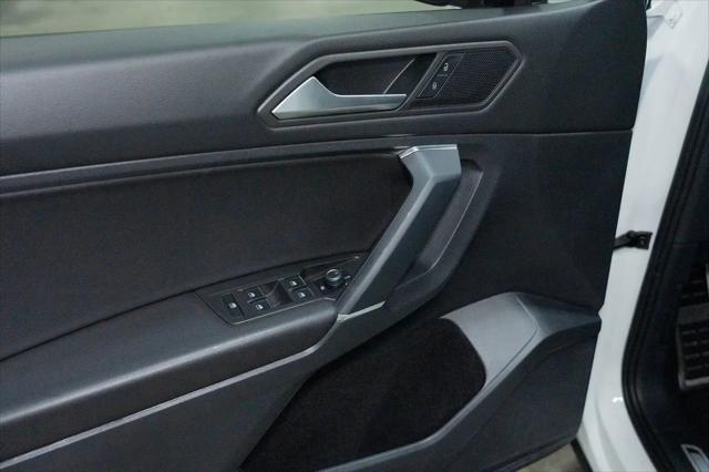 2020 Volkswagen Tiguan 2.0T SE R-Line Black