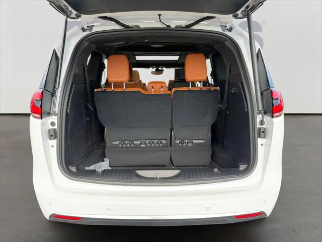 2026 Chrysler Pacifica Pinnacle AWD