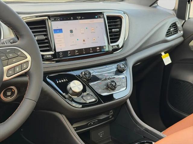 2026 Chrysler Pacifica Pinnacle AWD