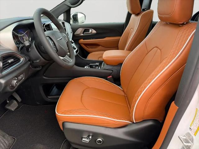 2026 Chrysler Pacifica Pinnacle AWD