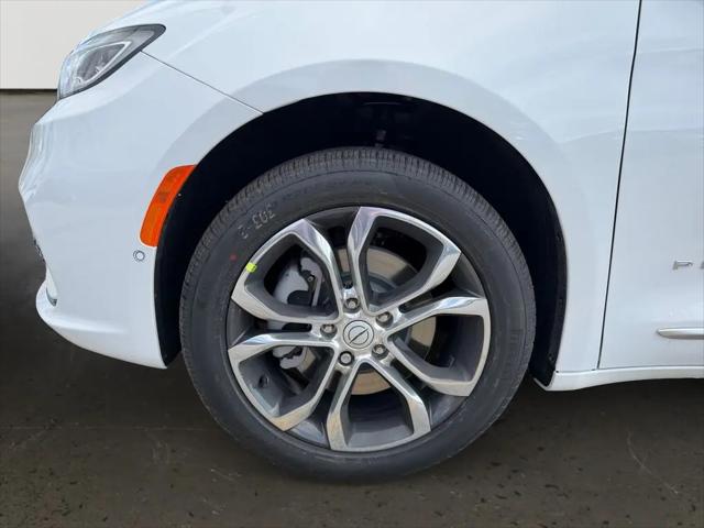 2026 Chrysler Pacifica Pinnacle AWD