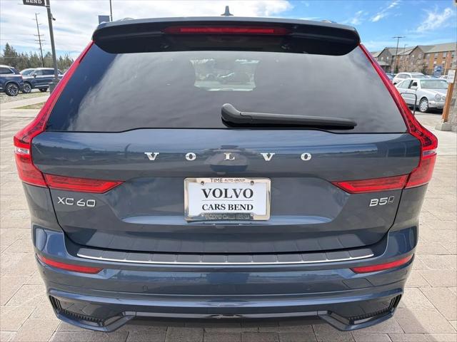 2024 Volvo XC60 B5 Ultimate Dark Theme