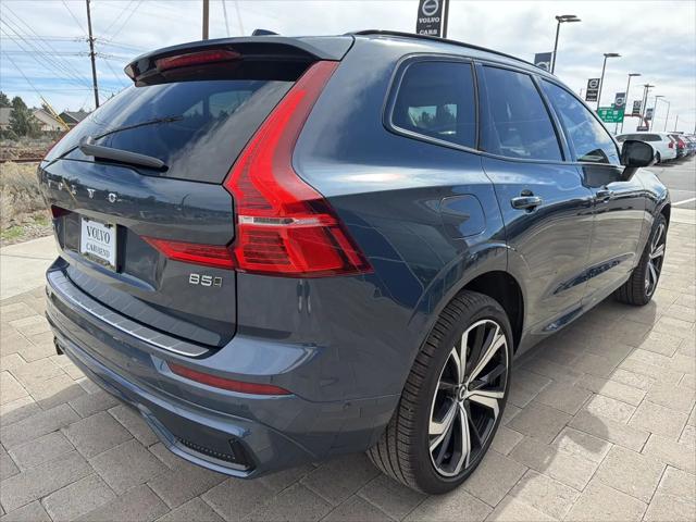 2024 Volvo XC60 B5 Ultimate Dark Theme
