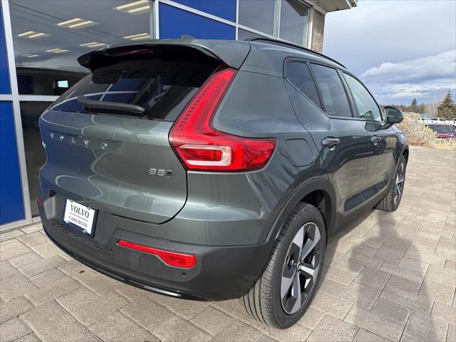 2026 Volvo XC40 Plus, B5 AWD Gas (mild hybrid), Dark