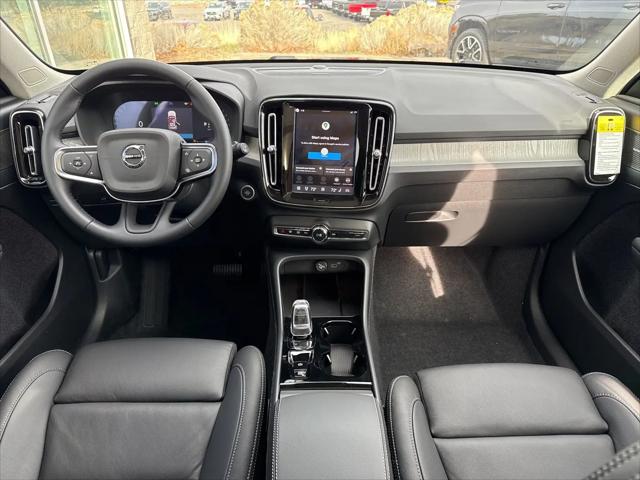 2026 Volvo XC40 Plus, B5 AWD Gas (mild hybrid), Dark