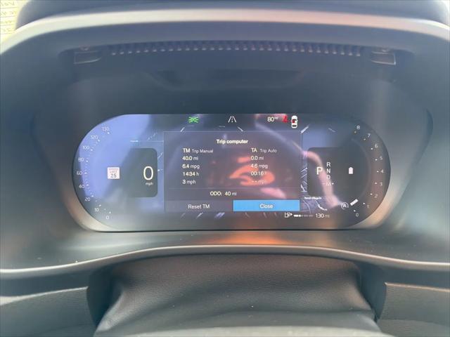 2026 Volvo XC40 Plus, B5 AWD Gas (mild hybrid), Dark