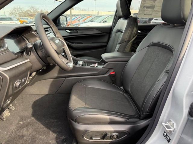 2025 Jeep Grand Cherokee L Altitude X 4x4