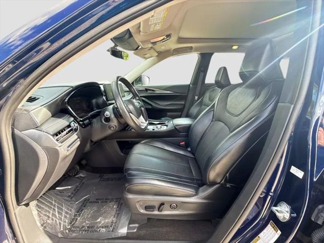 2023 INFINITI QX60 LUXE