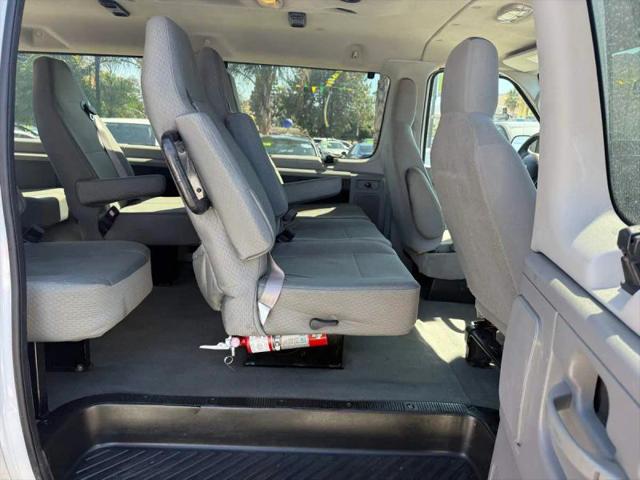2009 Ford E-350 Super Duty XLT