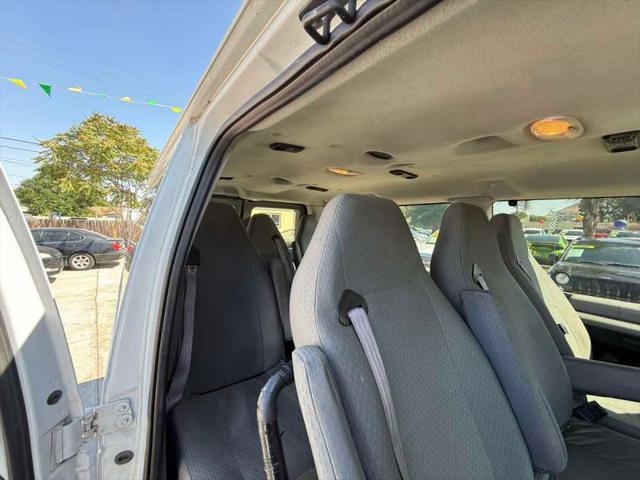 2009 Ford E-350 Super Duty XLT