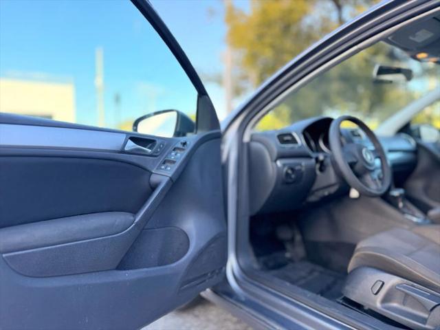 2011 Volkswagen Golf 2.5L 4-Door