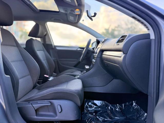 2011 Volkswagen Golf 2.5L 4-Door
