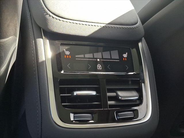 2026 Volvo XC90 Plus, B6 AWD Gas (mild hybrid), Gasoline, Bright, 7 Seats