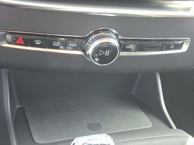 2026 Volvo XC90 Plus, B6 AWD Gas (mild hybrid), Gasoline, Bright, 7 Seats