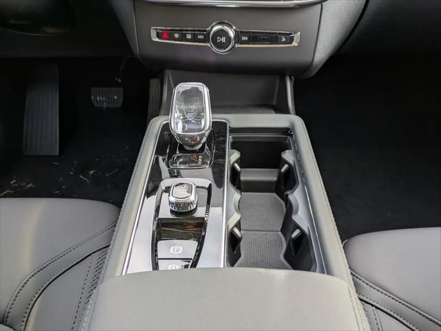 2026 Volvo XC90 Plus, B6 AWD Gas (mild hybrid), Gasoline, Bright, 7 Seats