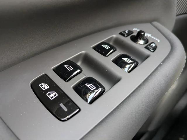 2026 Volvo XC90 Plus, B6 AWD Gas (mild hybrid), Gasoline, Bright, 7 Seats