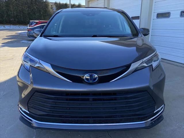 2022 Toyota Sienna Platinum