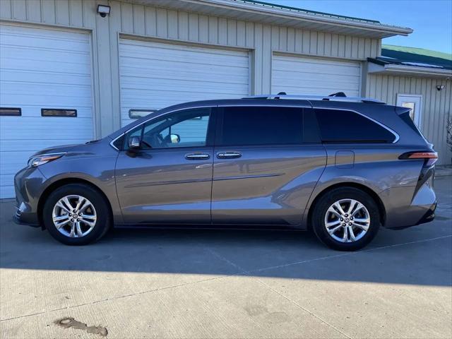 2022 Toyota Sienna Platinum