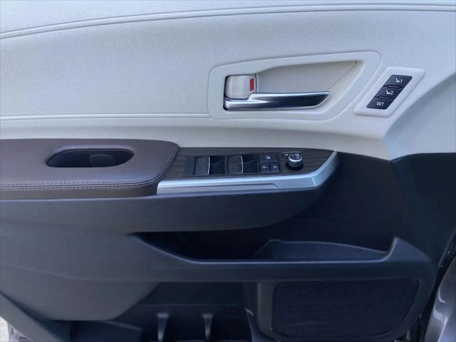 2022 Toyota Sienna Platinum
