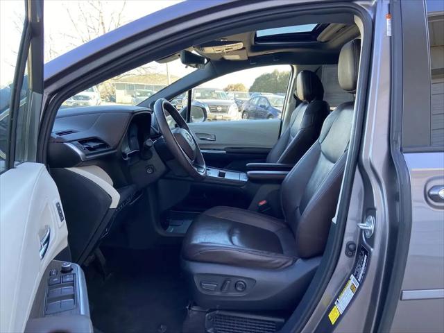 2022 Toyota Sienna Platinum