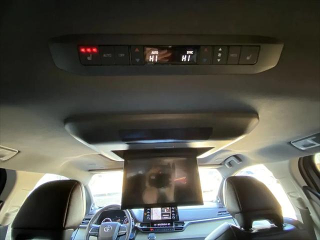 2022 Toyota Sienna Platinum