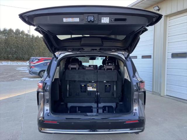 2022 Toyota Sienna Platinum