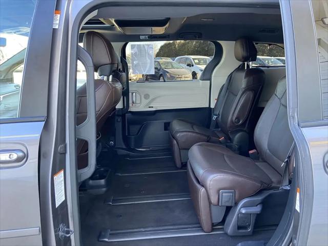 2022 Toyota Sienna Platinum
