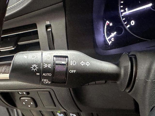 2013 Lexus ES 350 4dr Sdn [30]