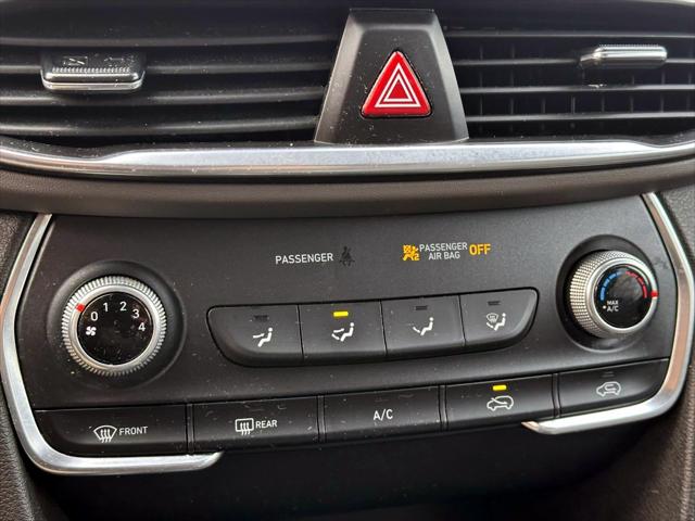 2020 Hyundai Santa Fe SE [21]